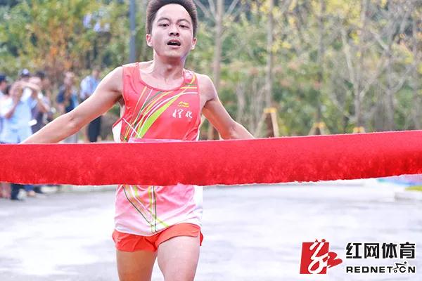 湘潭举重李应龙_湘潭举重李应龙送外卖_湘潭举重冠军李