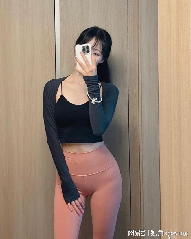 健身穿什么服装_健身服饰搭配_健身服装搭配