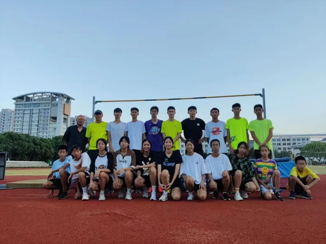 初中跳高中_外海中学跳高历史_高中跳高纪录是多少