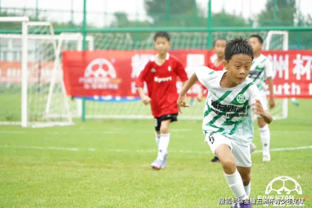 东湖区校园足球联赛规则_东西湖足球培训机构_东湖洲小学足球队