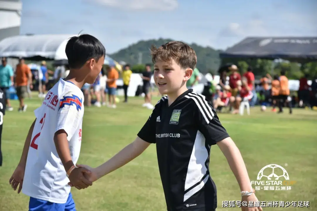 东西湖足球培训机构_东湖洲小学足球队_东湖区校园足球联赛规则