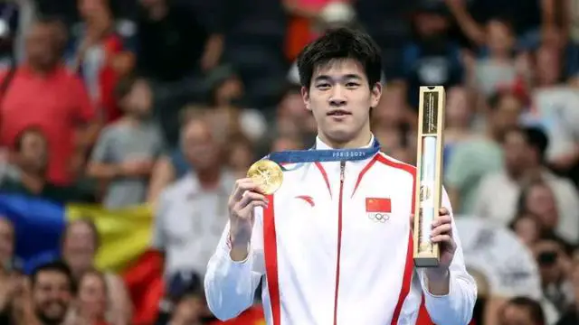 男子举重历史纪录是多少_纪录举重男子历史是第几届_纪录举重男子历史是谁