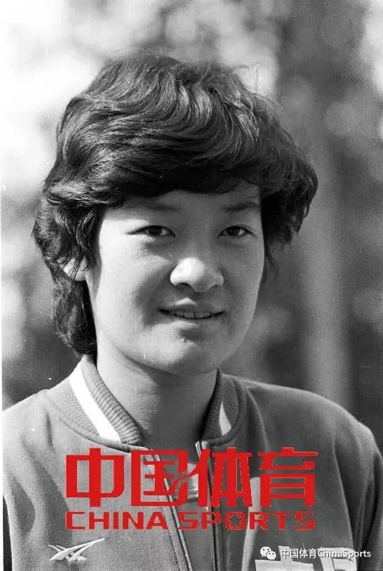 纪录举重男子历史是什么_男子举重历史纪录是多少_举重男子记录