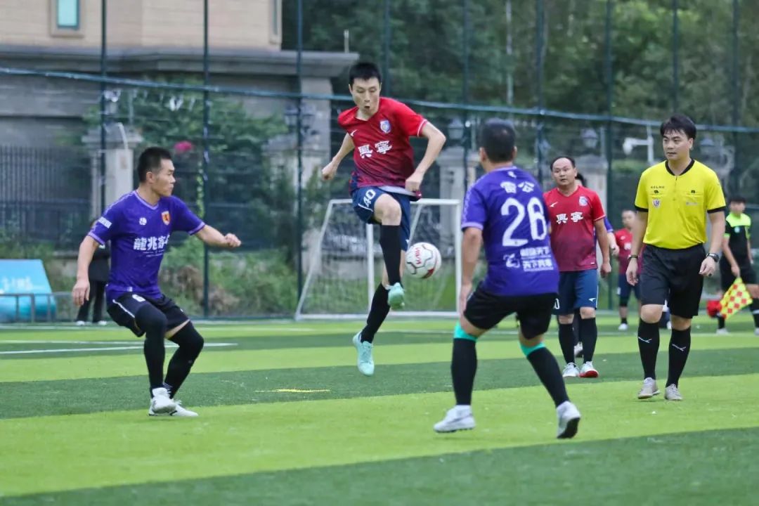 足球冠军有哪些人_哪只足球强队没冠军了呢_足球队冠军的国家